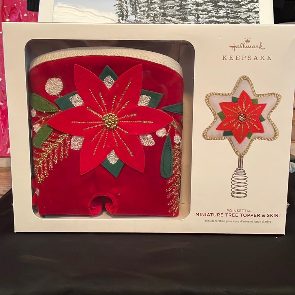 Hallmark Miniature Tree Topper and Skirt